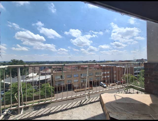 1 BEDROOM FLAT FOR SALE IN VEREENIGING CENTRAL